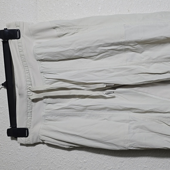 Lululemon Dance Studio Mid-Rise Cropped PantSize: 4 - Picture 2 of 5